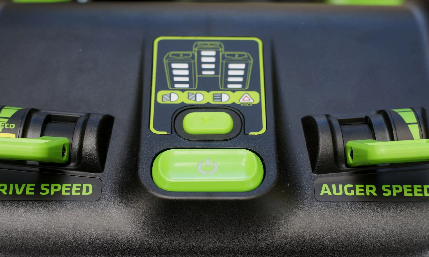 Снегоуборщик аккумуляторный Greenworks GD82ST56, 82V, 61 см, самоходный, бесщеточный, без АКБ и ЗУ (2602807)