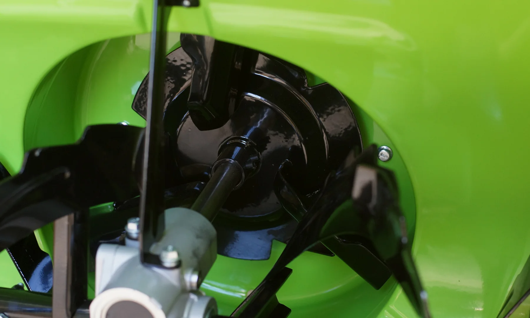 Снегоуборщик аккумуляторный Greenworks GD82ST56, 82V, 61 см, самоходный, бесщеточный, без АКБ и ЗУ (2602807)