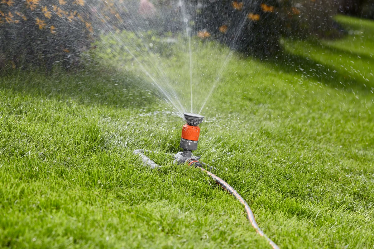 Дождеватель круговой Gardena Vario с салазками 01948-20.000.00